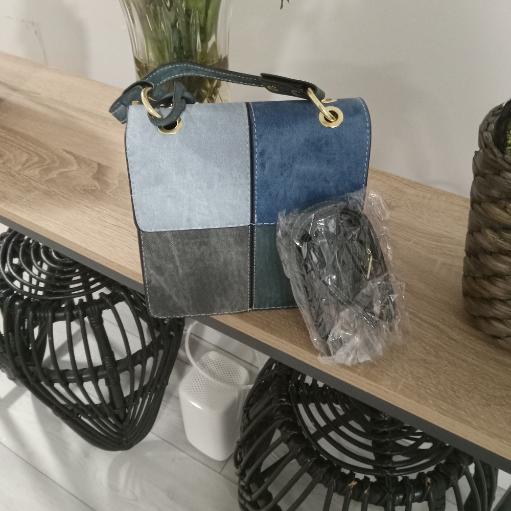 Purse - Picture 3 of 5